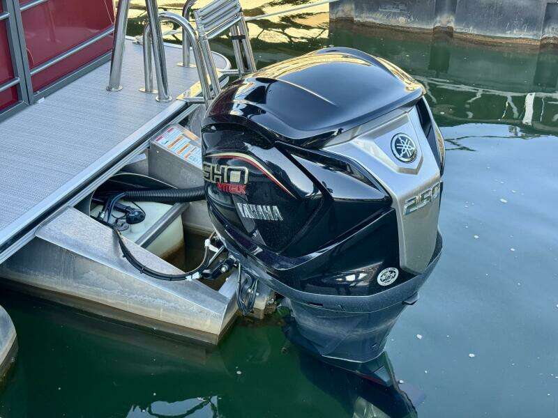 2023 Veranda Vertex VTX 22R TritoonFL