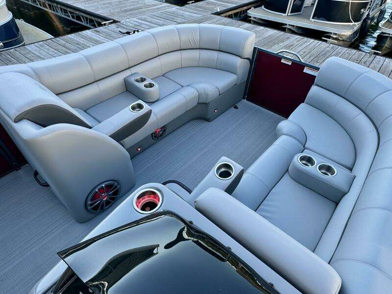 2023 Veranda Vertex VTX 22R TritoonFL