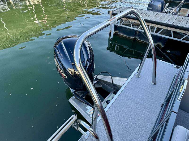 2023 Veranda Vertex VTX 22R TritoonFL