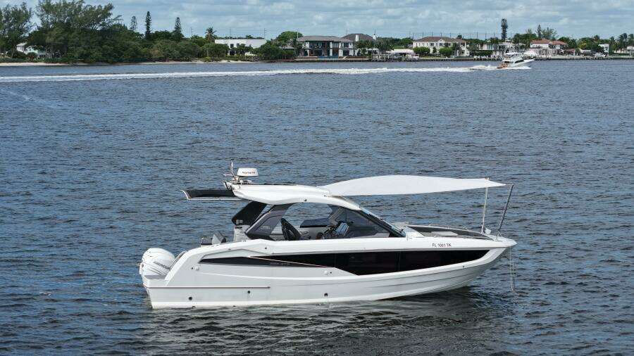 2023 Galeon 