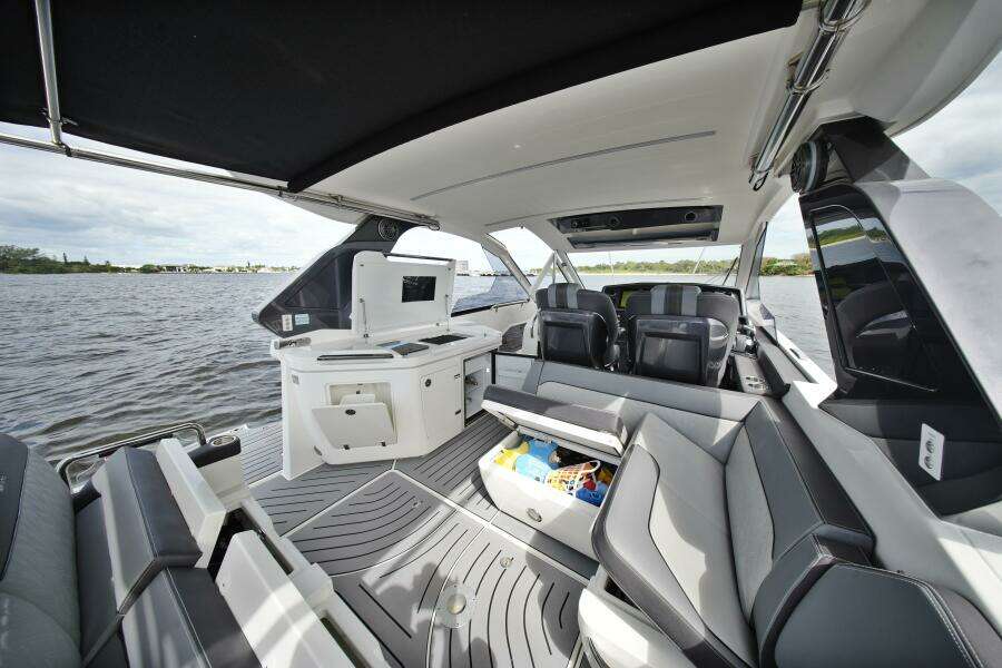 2023 Galeon 