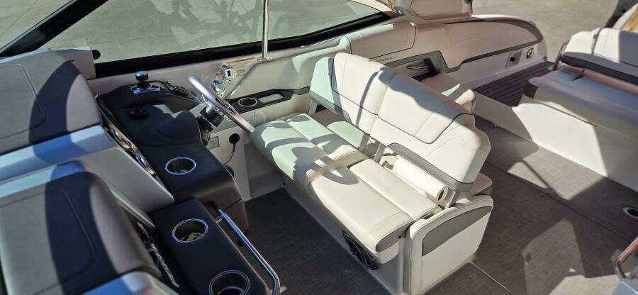 2016 Formula 330 Crossover Bowrider