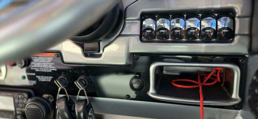 2016 Formula 330 Crossover Bowrider