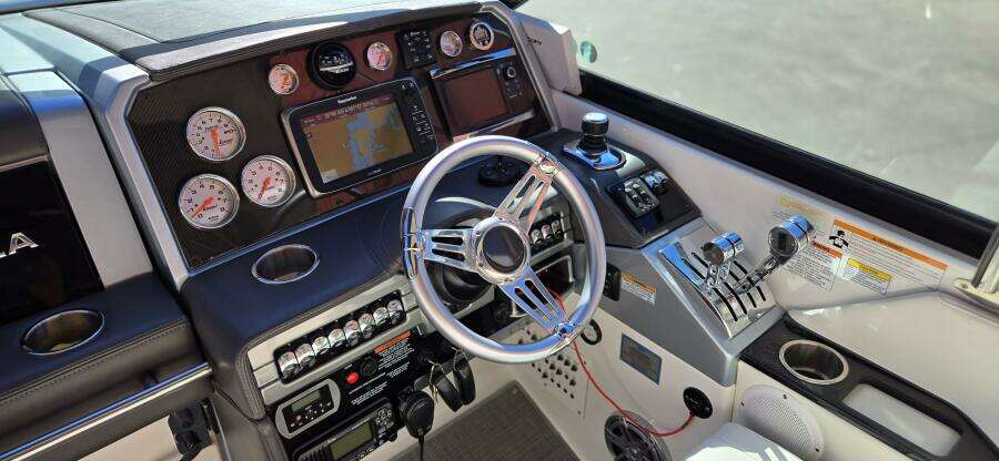 2016 Formula 330 Crossover Bowrider