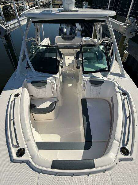 2021 Robalo R317