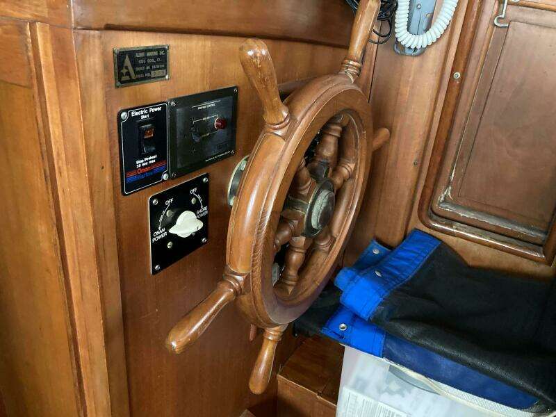 1981 Albin Double Cabin