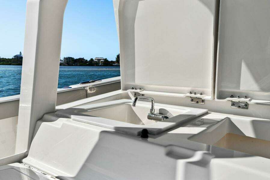 2024 Pursuit S 358 Sport - Wet/Dry Bar