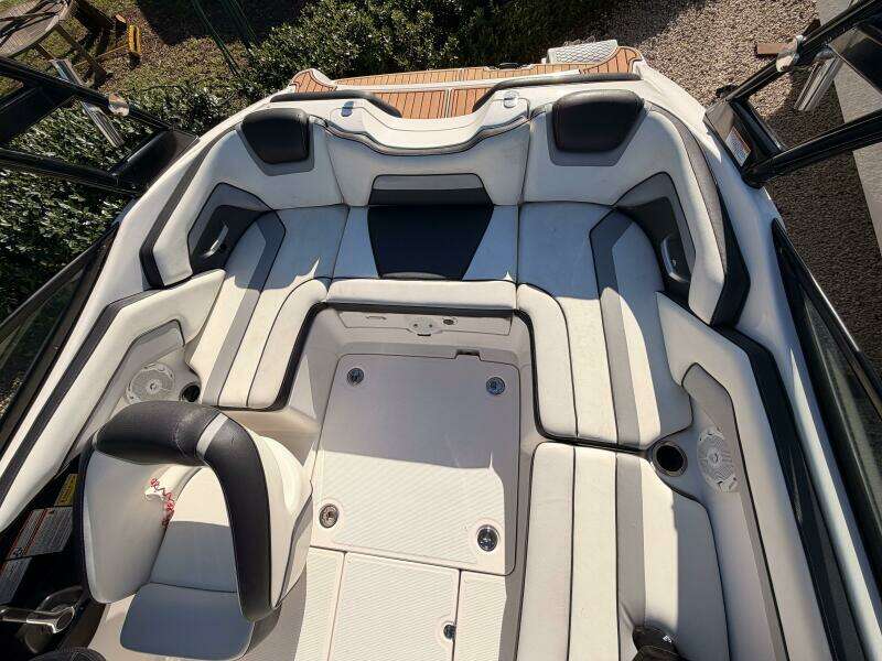2017 Yamaha Boats AR195