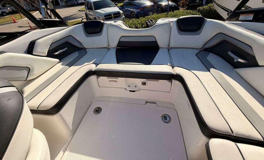 2017 Yamaha Boats AR195