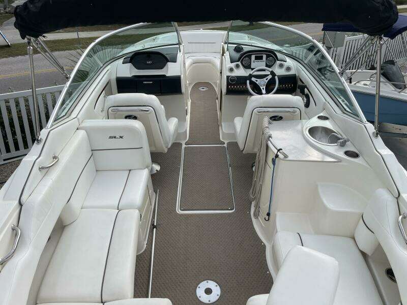 2008 Sea Ray 270 SLX