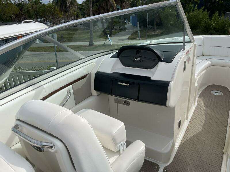 2008 Sea Ray 270 SLX