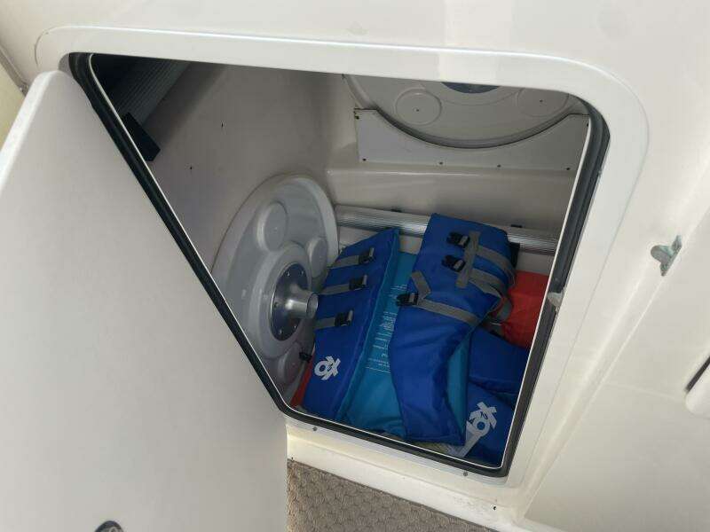 2008 Sea Ray 270 SLX