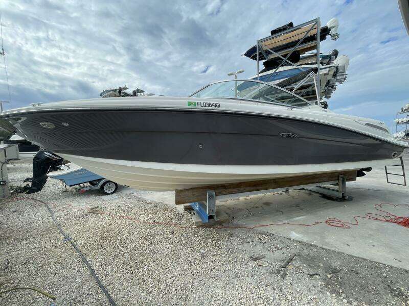 2008 Sea Ray 270 SLX