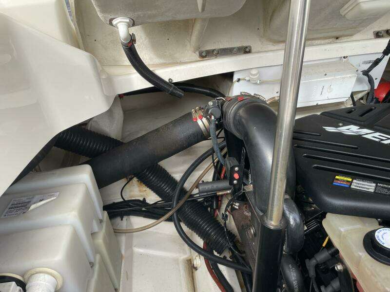 2008 Sea Ray 270 SLX