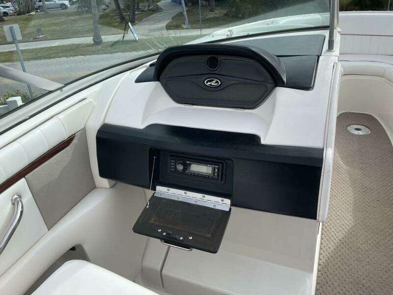 2008 Sea Ray 270 SLX