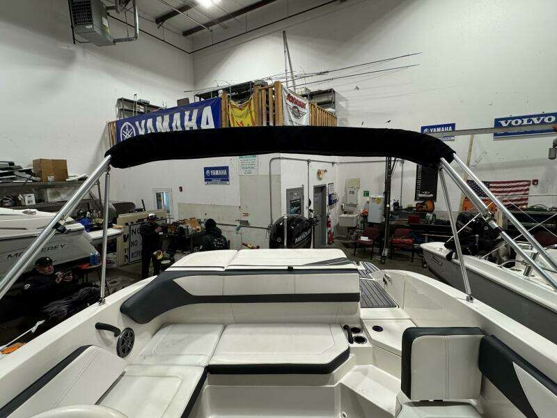 2016 Sea Ray 210SPX-OB