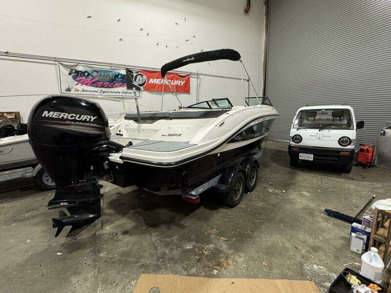 2016 Sea Ray 210SPX-OB