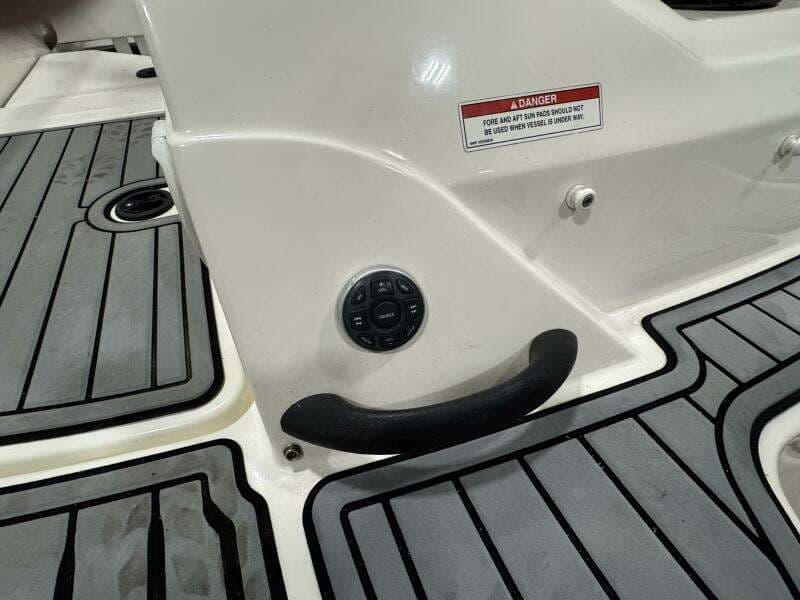 2016 Sea Ray 210SPX-OB