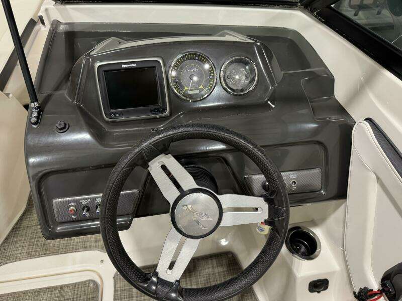 2016 Sea Ray 210SPX-OB