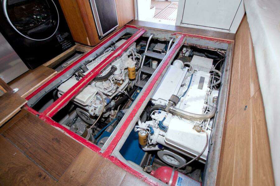 1998 Luhrs 36 Convertible