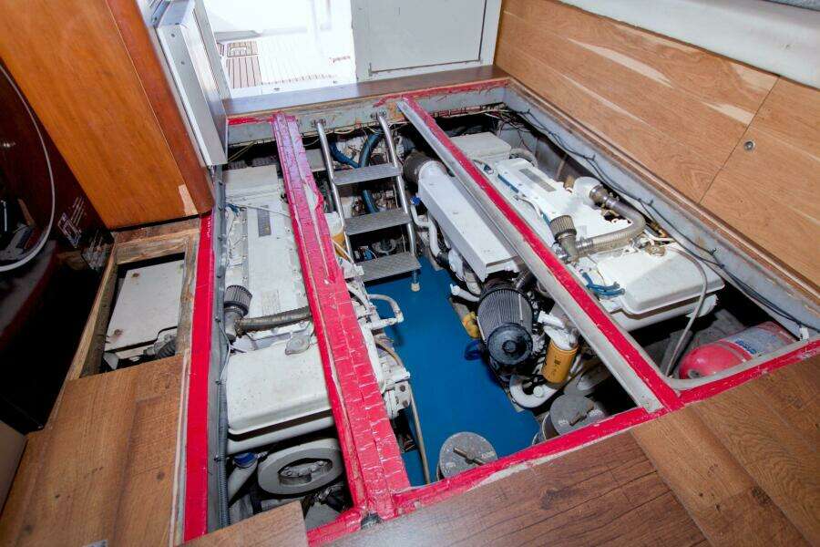 1998 Luhrs 36 Convertible