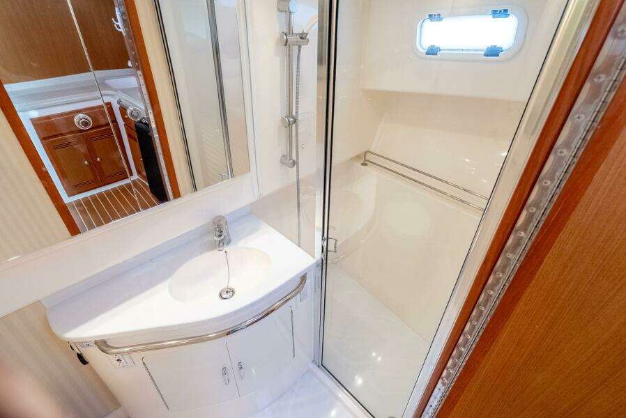 2007 Cabo 40 Express