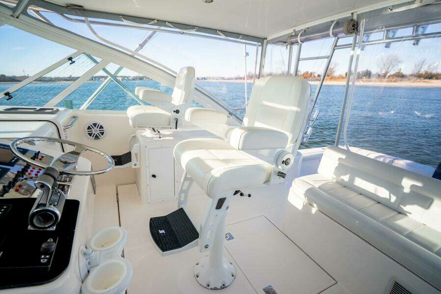 2007 Cabo 40 Express