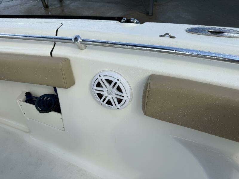 2019 Key West 239 CC Fwd Seating