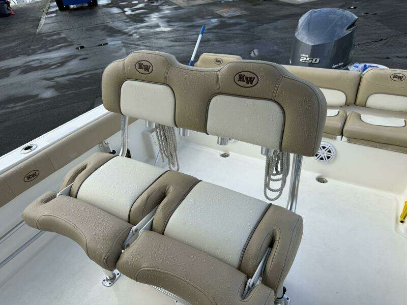 2019 Key West 239 CC Fwd Seating