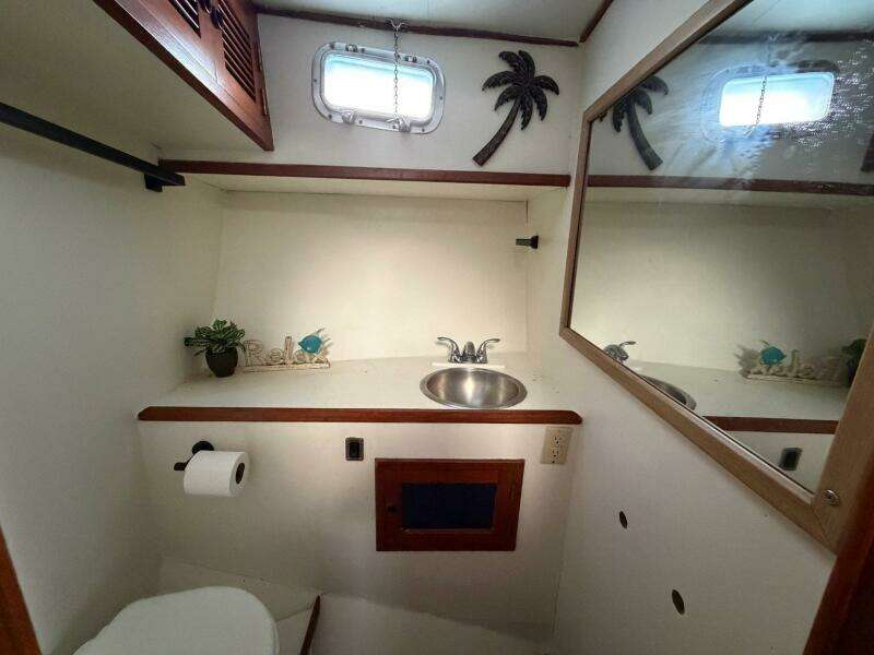 1984 Golden Star Trawler