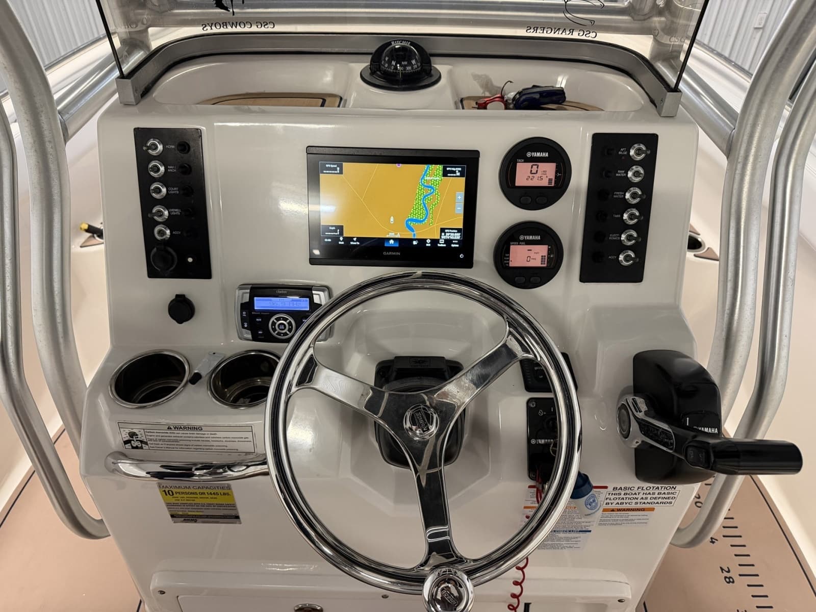 2015 Robalo R222 Center Console