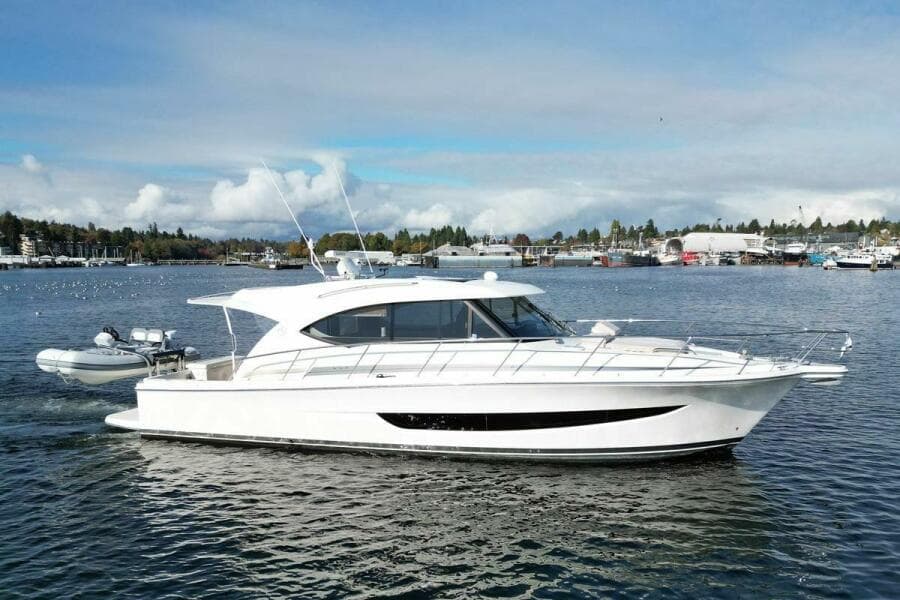 2019 Riviera 395 SUV