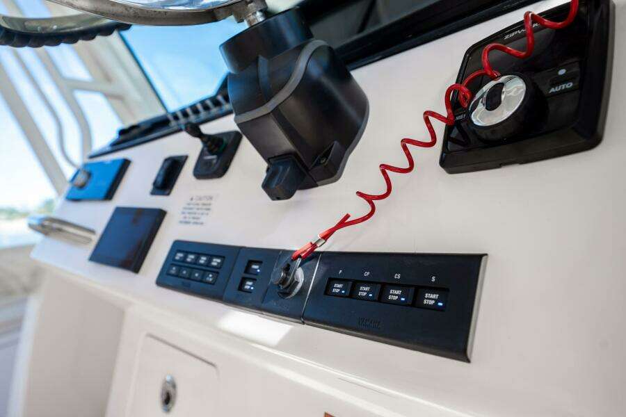 2021 Grady-White Canyon 456