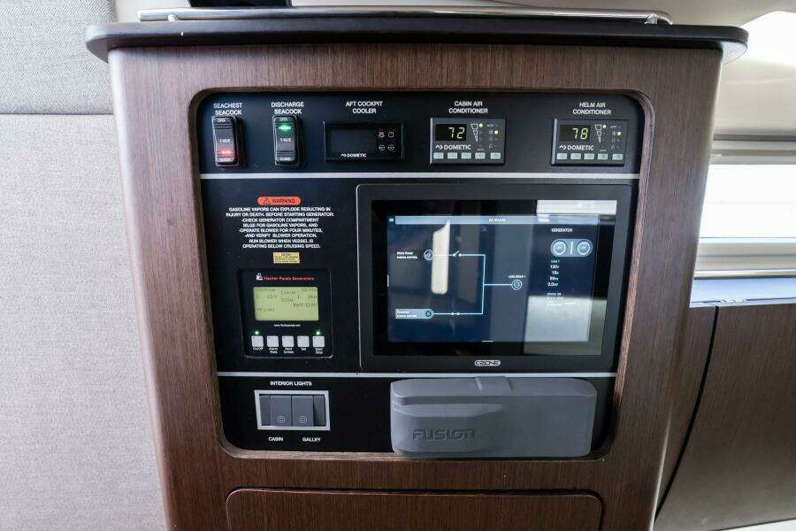 2021 Grady-White Canyon 456