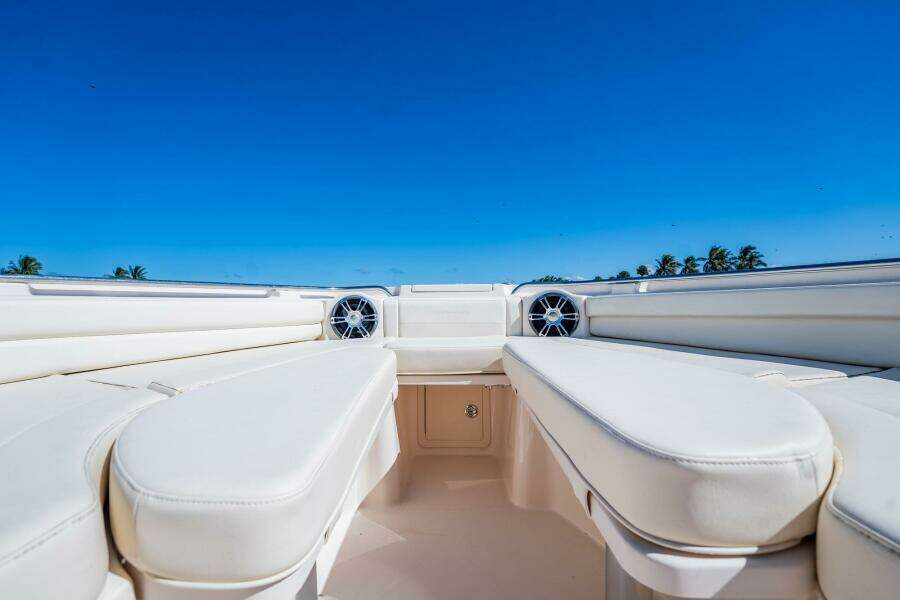 2021 Grady-White Canyon 456