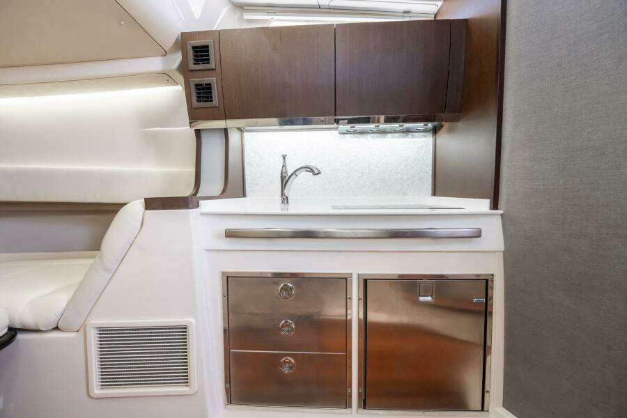 2021 Grady-White Canyon 456