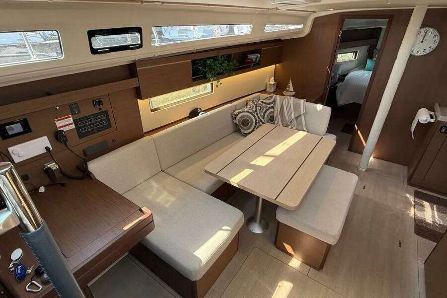 2022 Beneteau Oceanis 40.1