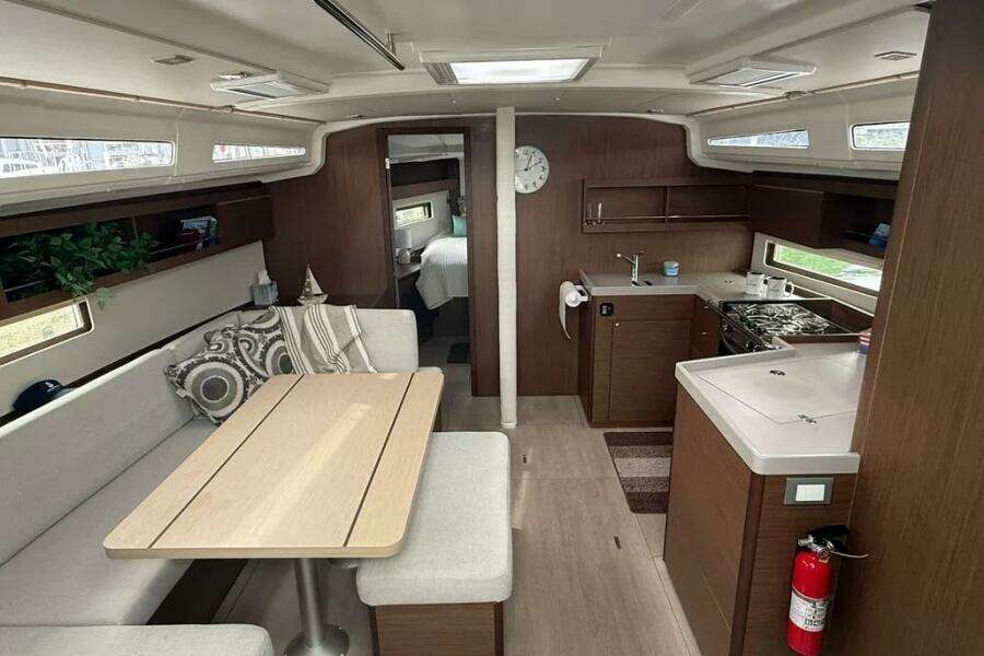 2022 Beneteau Oceanis 40.1
