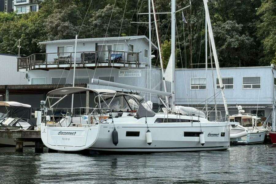 2022 Beneteau Oceanis 40.1 "Disconnect"