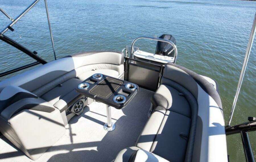 2021 Avalon LSZ Quad Lounger 24