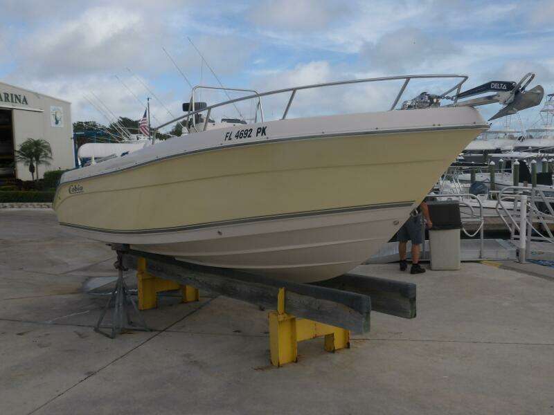 2006 Cobia 210 CC