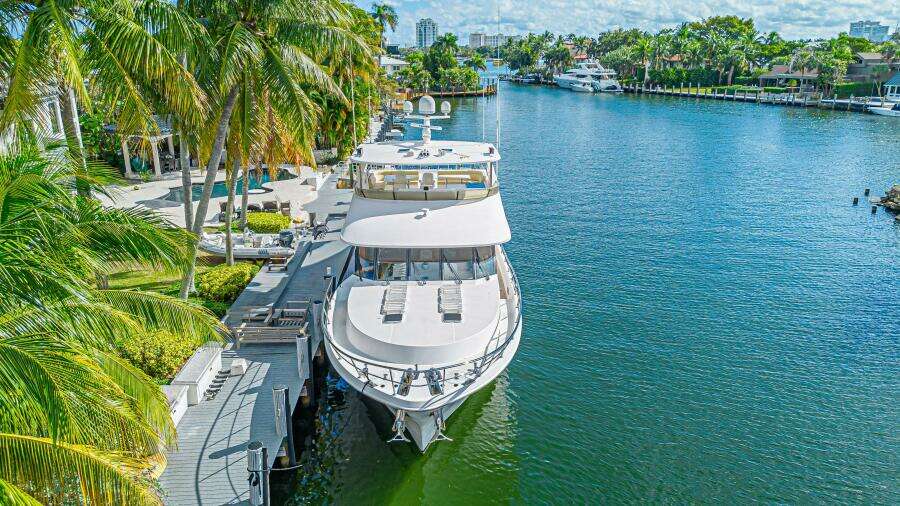 2010 Ocean Alexander 74 Motoryacht