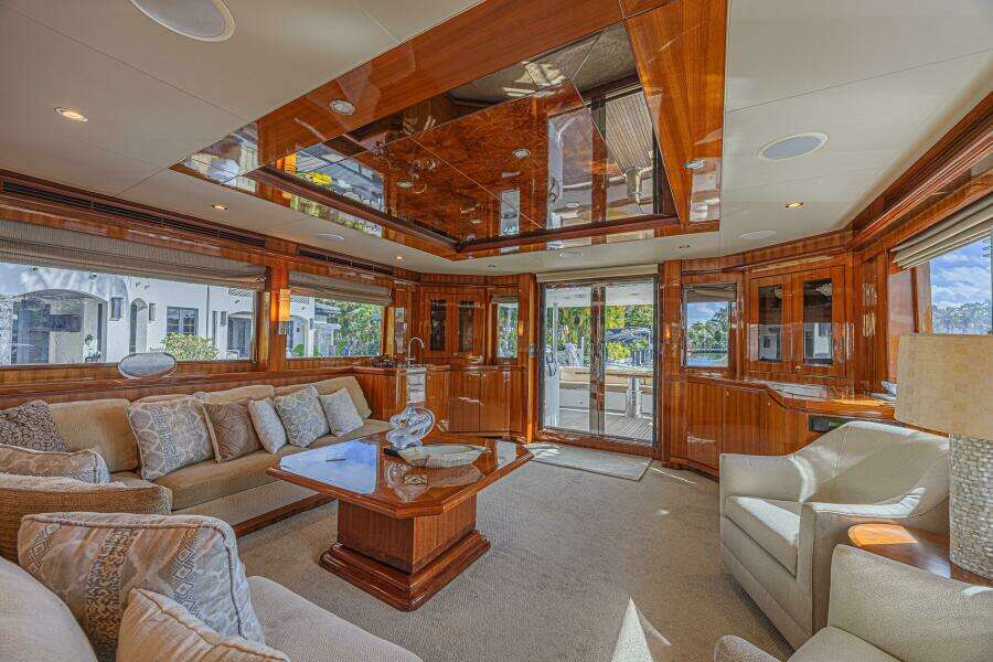 2010 Ocean Alexander 74 Motoryacht