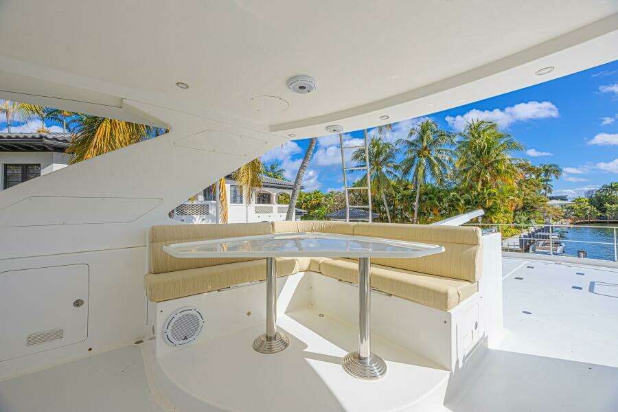 2010 Ocean Alexander 74 Motoryacht