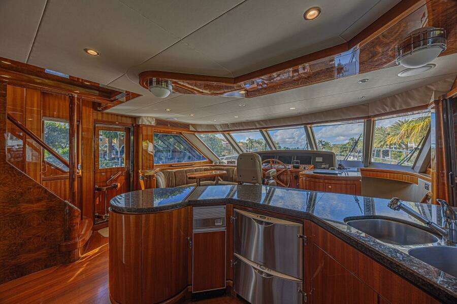 2010 Ocean Alexander 74 Motoryacht