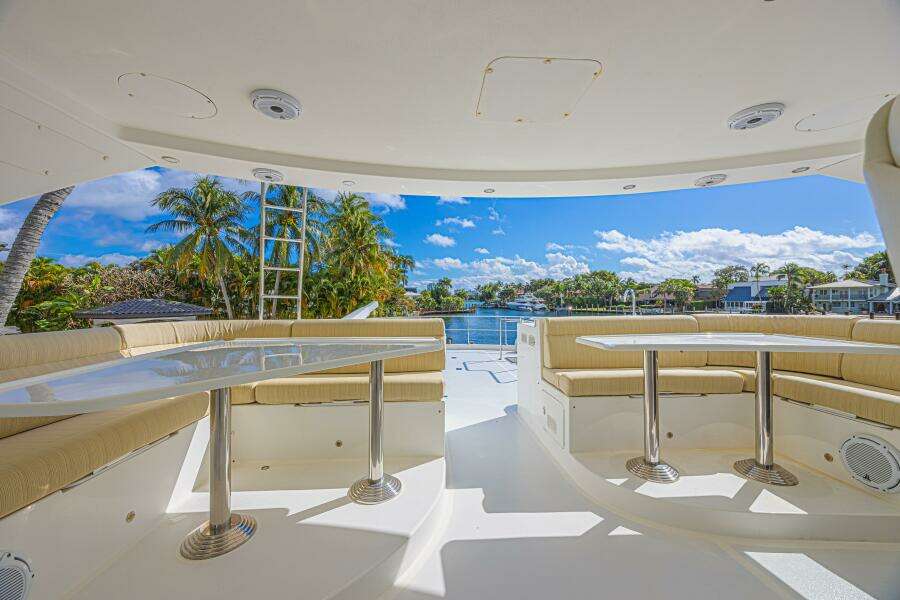 2010 Ocean Alexander 74 Motoryacht
