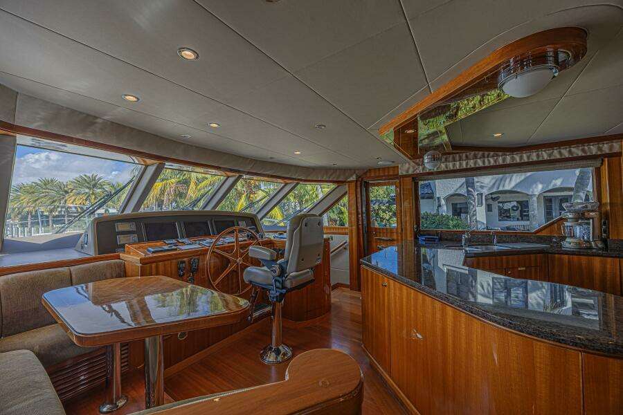 2010 Ocean Alexander 74 Motoryacht