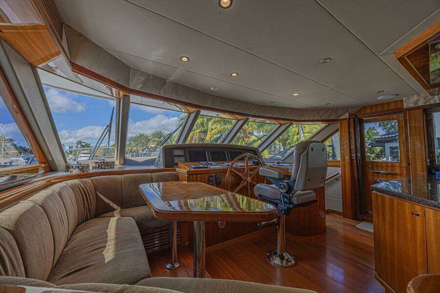 2010 Ocean Alexander 74 Motoryacht