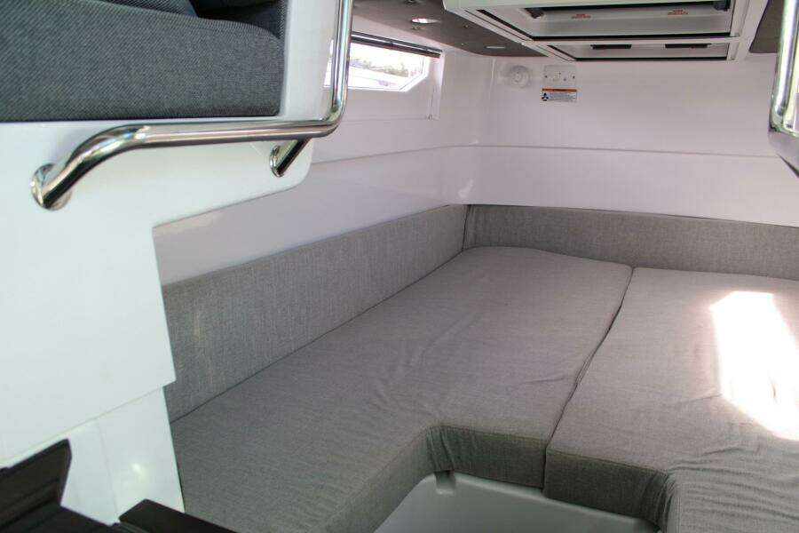 Axopar 37 - Berth