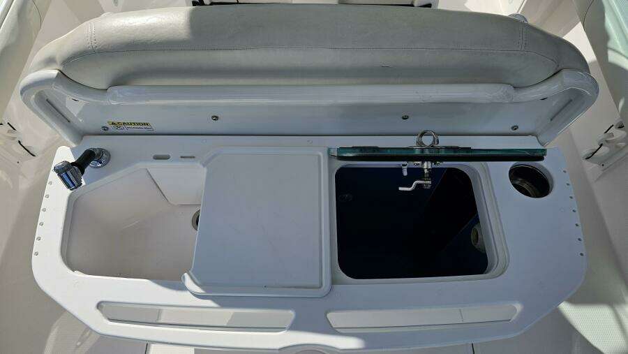 2021 Everglades 273CC